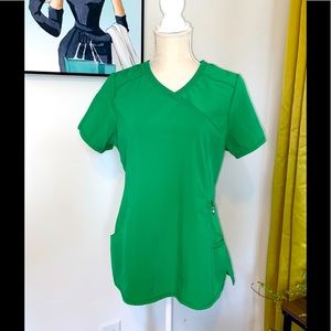 NWOT! Never worn . Cherokee Infiniti scrub top. M . Flex back. V neck. Silky.